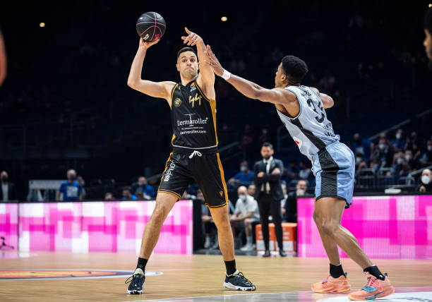 发了众多球 发了众多球